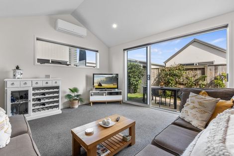 Photo of property in 10 Chain Place, Papamoa, 3118