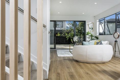 Photo of property in 15b Koromiko Street, New Lynn, Auckland, 0600