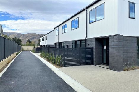 Photo of property in 2/2 Barry Avenue, Cromwell, 9310