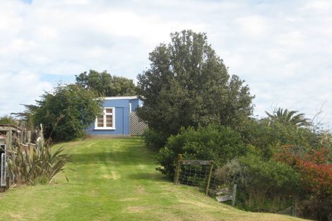 Photo of property in 143 Kahukura Avenue, Waitarere Beach, Levin, 5510