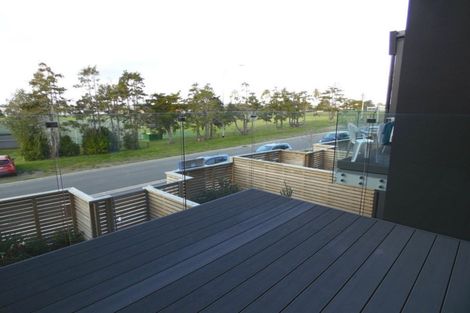 Photo of property in 22 Memorial Park Lane, Hobsonville, Auckland, 0618