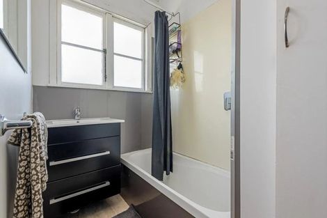 Photo of property in 17 Nottingham Avenue, Awapuni, Palmerston North, 4412