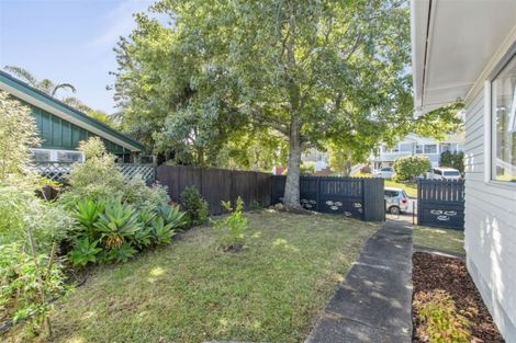 Photo of property in 13 Tamahere Drive, Glenfield, Auckland, 0629