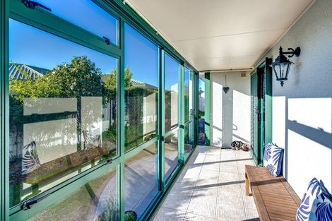 Photo of property in 5a Montague Way, Taradale, Napier, 4112