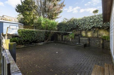 Photo of property in 3 Kemp Road, Massey, Auckland, 0614