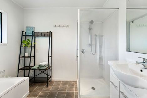 Photo of property in 2 Tavarnya Way, Patumahoe, Pukekohe, 2679