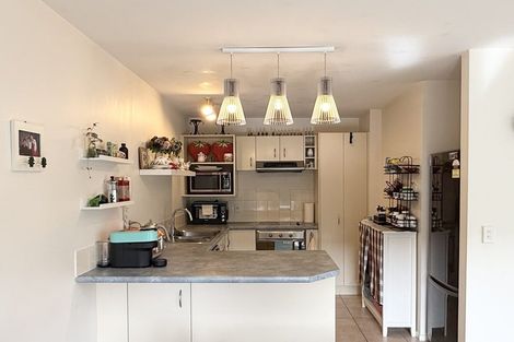 Photo of property in 1/86 Fernhill Way, Oteha, Auckland, 0632