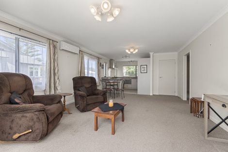 Photo of property in 39 Shamrock Street, Takaro, Palmerston North, 4412