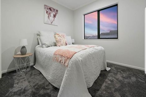 Photo of property in 9 Seagreen Avenue, Rosehill, 2113