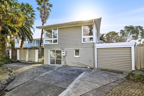 Photo of property in 10 La Trobe Street, Pakuranga Heights, Auckland, 2010
