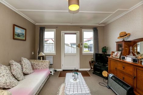 Photo of property in 2 Karamu Street, Strandon, New Plymouth, 4312