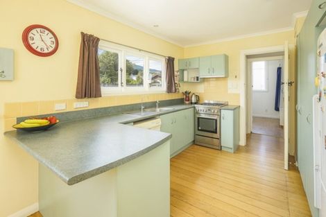 Photo of property in 11 Maitland Avenue, Stoke, Nelson, 7011