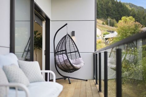 Photo of property in 5c Aspen Grove, Fernhill, Queenstown, 9300