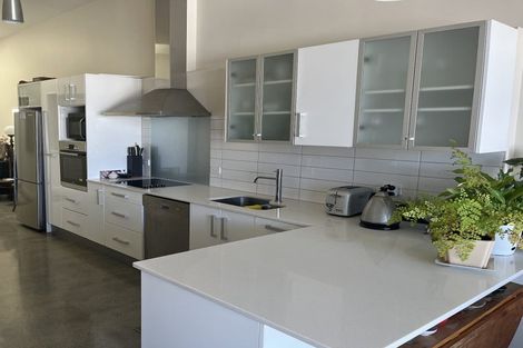 Photo of property in 25u2 Home Street, Mount Victoria, Wellington, 6011