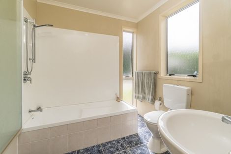 Photo of property in 17 Jenny Lane, Waiuku, 2123