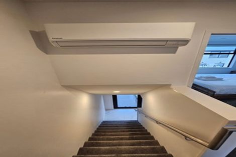 Photo of property in 10/23 Awaroa Road, Sunnyvale, Auckland, 0612