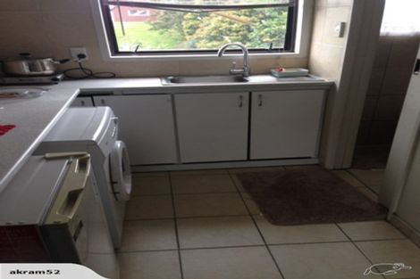 Photo of property in 2/11 Dalwhinnie Parade, Highland Park, Auckland, 2010