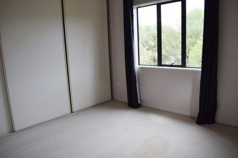 Photo of property in 10/10-26 John Jennings Drive, Oteha, Auckland, 0632