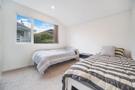 Photo of property in 33a Riverhills Avenue, Pakuranga Heights, Auckland, 2010