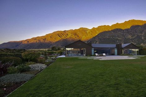 Photo of property in 10 Bluff View Terrace, Drift Bay, Queenstown, 9371