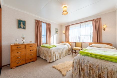 Photo of property in 2 Oxford Street, Holmes Hill, Oamaru, 9401