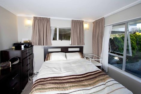 Photo of property in 59 Churton Drive, Churton Park, Wellington, 6037