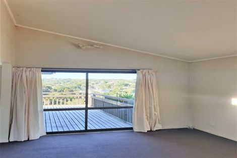 Photo of property in 38 Tree View Avenue, Glenfield, Auckland, 0629