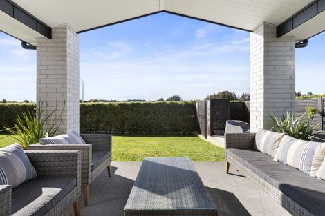 Photo of property in 1 Rongoa Maori Way, Pukekohe, 2120