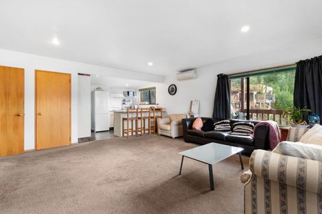 Photo of property in 7b Caples Place, Fernhill, Queenstown, 9300