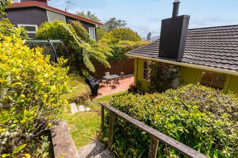 Photo of property in 18 Chisbury Lane, Churton Park, Wellington, 6037