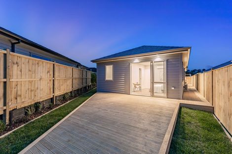 Photo of property in 41 Lumbarda Drive, Kumeu, 0810