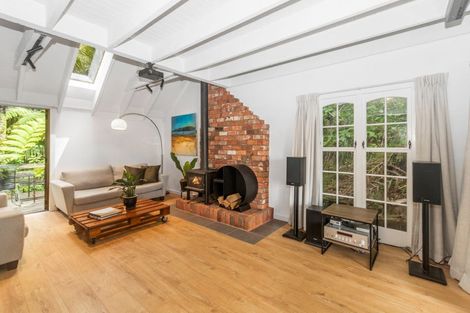 Photo of property in 74 Scenic Drive, Titirangi, Auckland, 0604