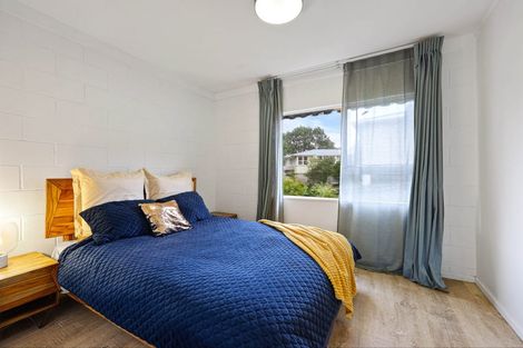 Photo of property in 3/52 Fruitvale Road, New Lynn, Auckland, 0600