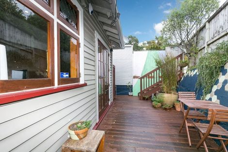 Photo of property in 105 Mortimer Terrace, Brooklyn, Wellington, 6021