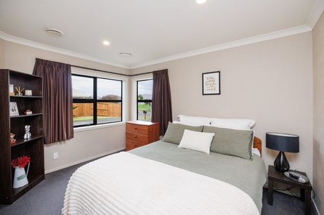 Photo of property in 35 Rosalie Terrace, Kelvin Grove, Palmerston North, 4414