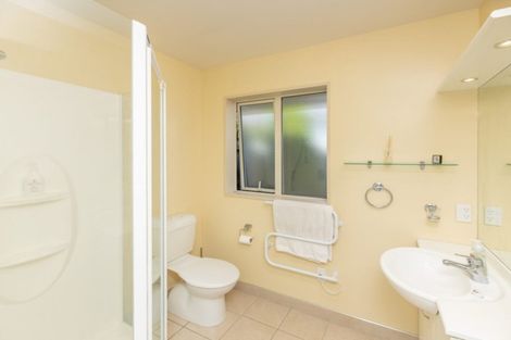 Photo of property in 10 Harrys Way, Redwood, Christchurch, 8051