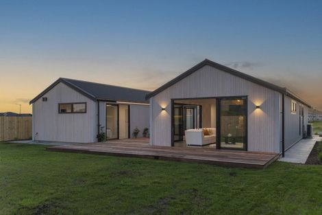 Photo of property in 3 Makakahi Street, Lytton West, 4071