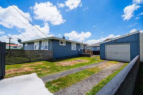 Photo of property in 65 Cloten Road, Stratford, 4332