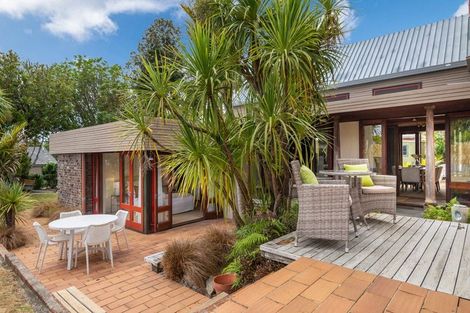 Photo of property in 4 Terrylyn Drive, Hillcrest, Auckland, 0627