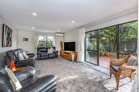 Photo of property in 4 Parkwood Place, Parklands, Christchurch, 8083
