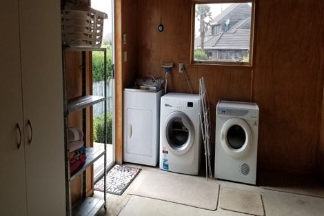 Photo of property in 21 Arden Place, Oakura, 4314