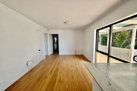 Photo of property in 957 East Coast Road, Torbay, Auckland, 0630