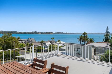 Photo of property in 65 De Luen Avenue, Tindalls Beach, Whangaparaoa, 0930