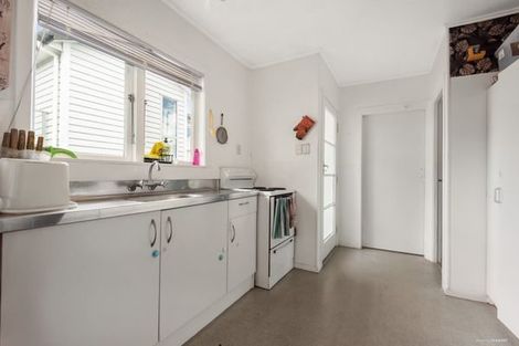 Photo of property in 25 Kaikoura Street, Henderson, Auckland, 0612