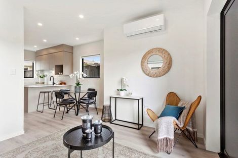 Photo of property in 2/86 Gloria Avenue, Te Atatu Peninsula, Auckland, 0610