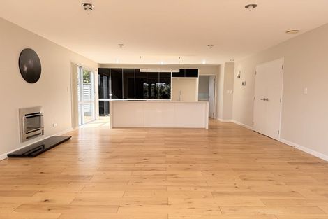 Photo of property in 70 Laurel Oak Drive, Schnapper Rock, Auckland, 0632