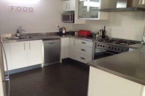 Photo of property in 22 Kittiwake Drive, Schnapper Rock, Auckland, 0632