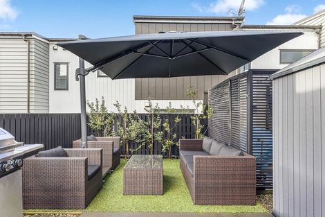 Photo of property in 2 Hononga Lane, Northcote, Auckland, 0627