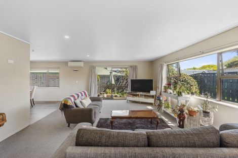 Photo of property in 7 Kathleen Place, Rainbow Point, Taupo, 3330