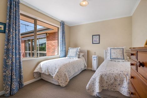 Photo of property in 98 Park Street, Winton, 9720